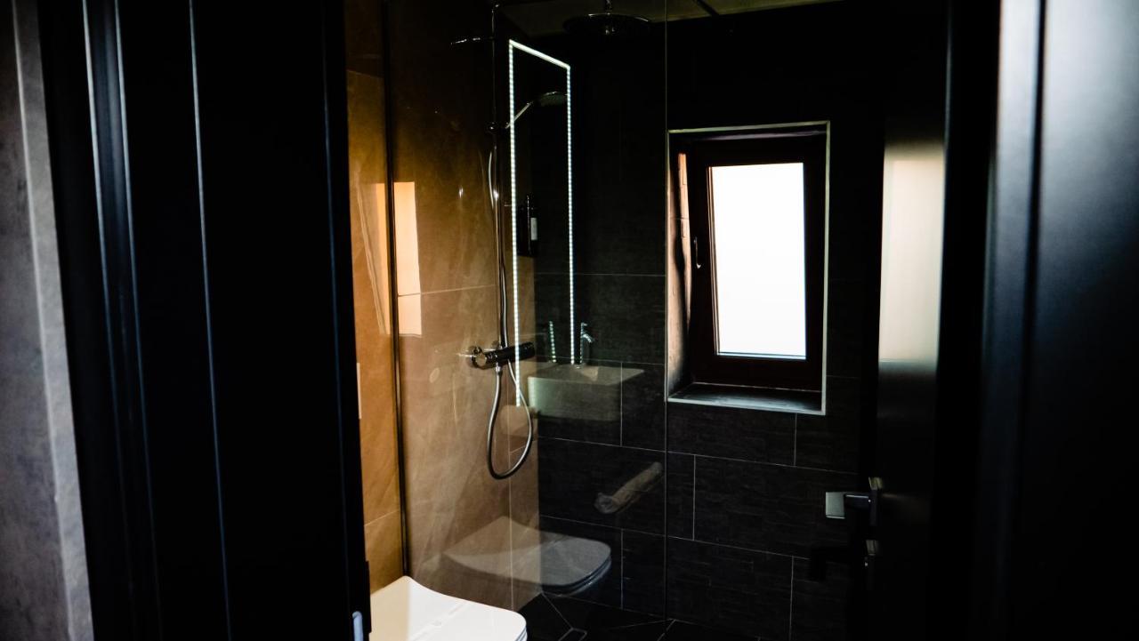 Hotel Goya Boutique Târgu Jiu Buitenkant foto