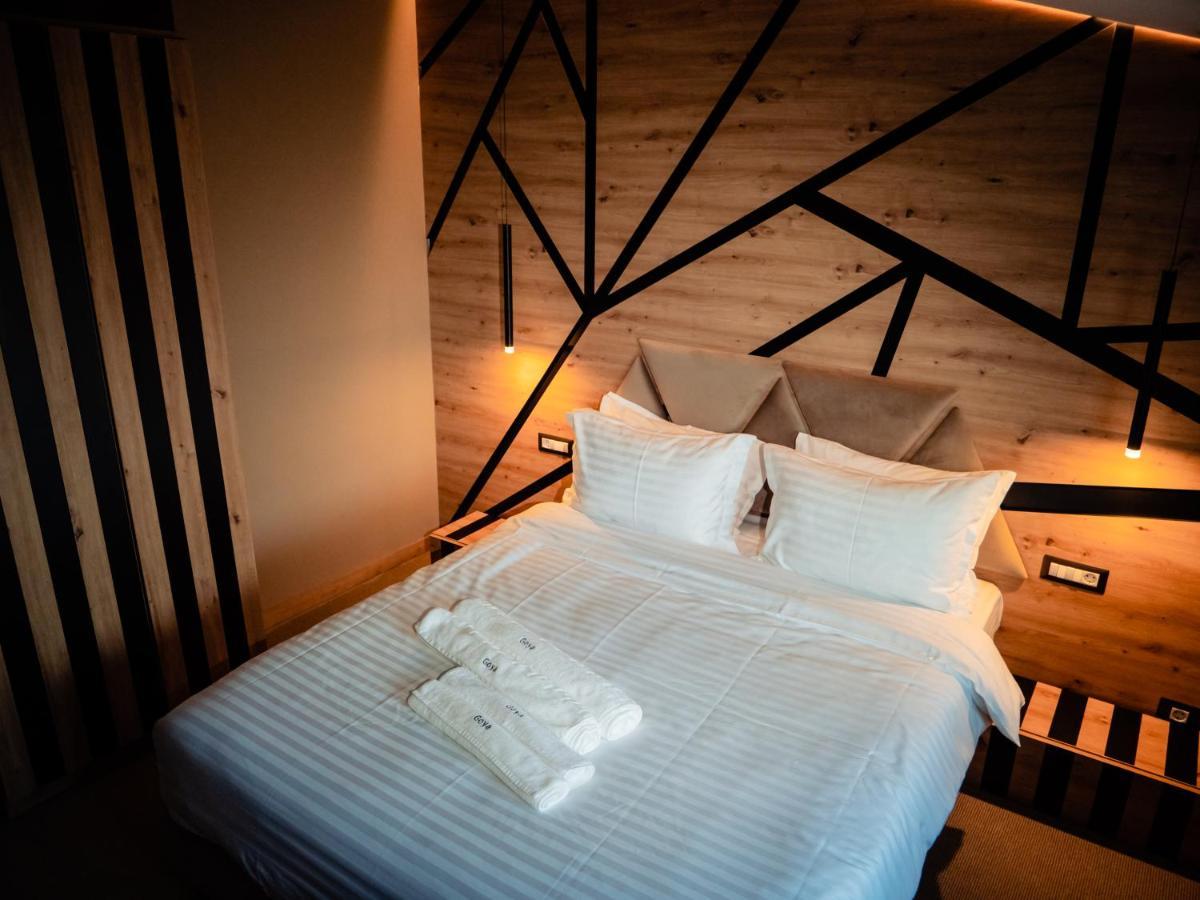 Hotel Goya Boutique Târgu Jiu Buitenkant foto