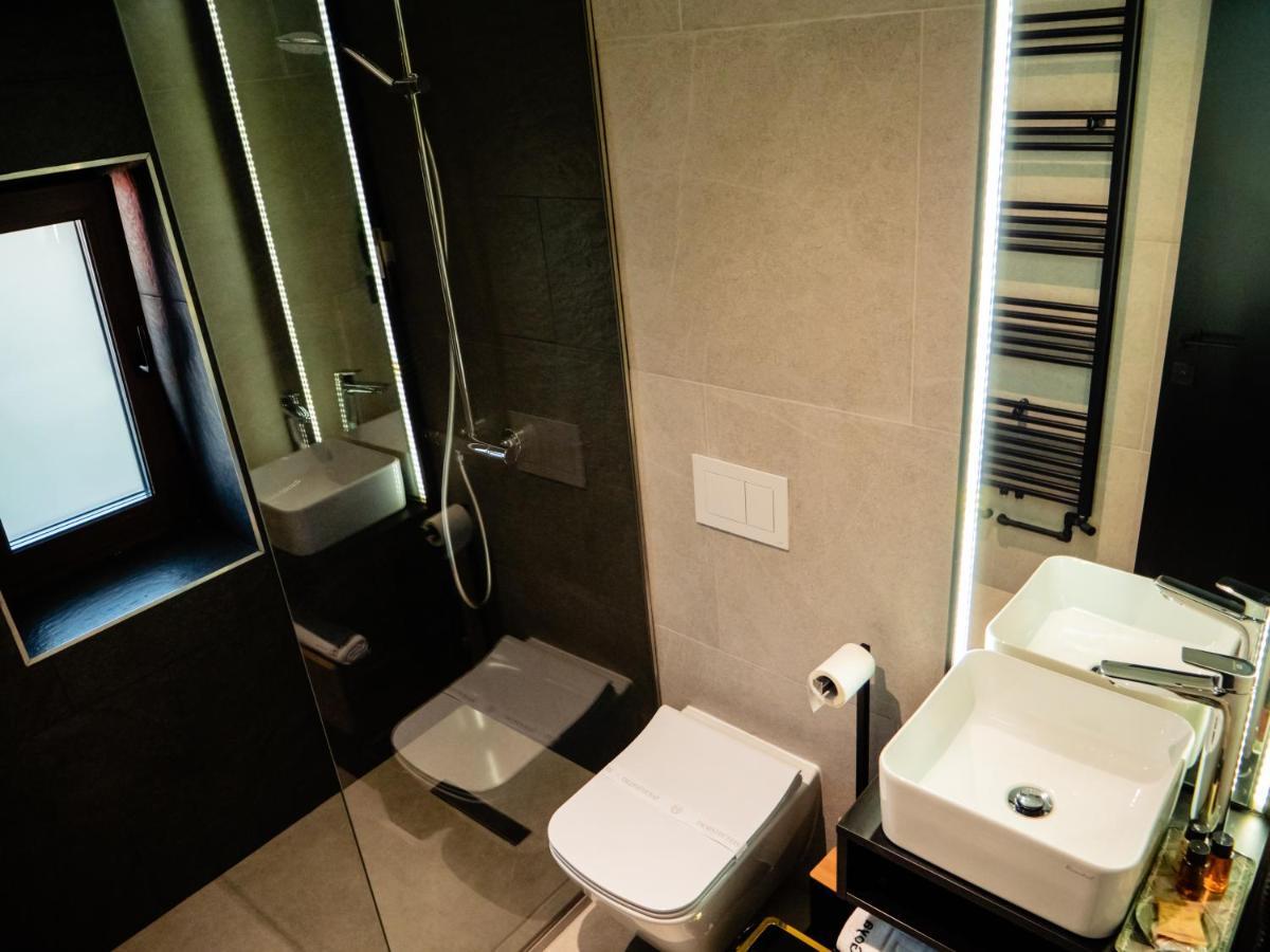 Hotel Goya Boutique Târgu Jiu Buitenkant foto