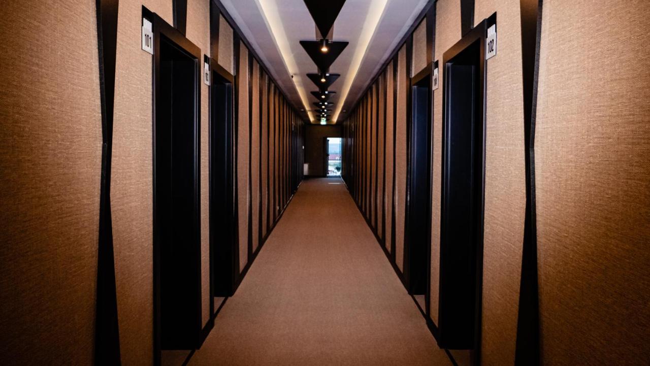 Hotel Goya Boutique Târgu Jiu Buitenkant foto