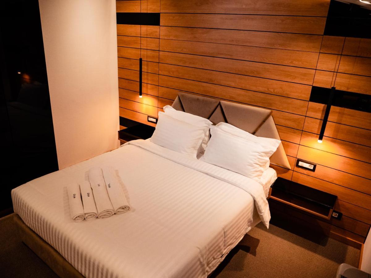 Hotel Goya Boutique Târgu Jiu Buitenkant foto