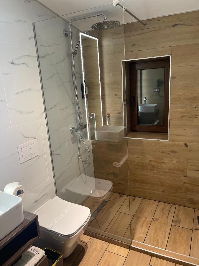 Hotel Goya Boutique Târgu Jiu Buitenkant foto