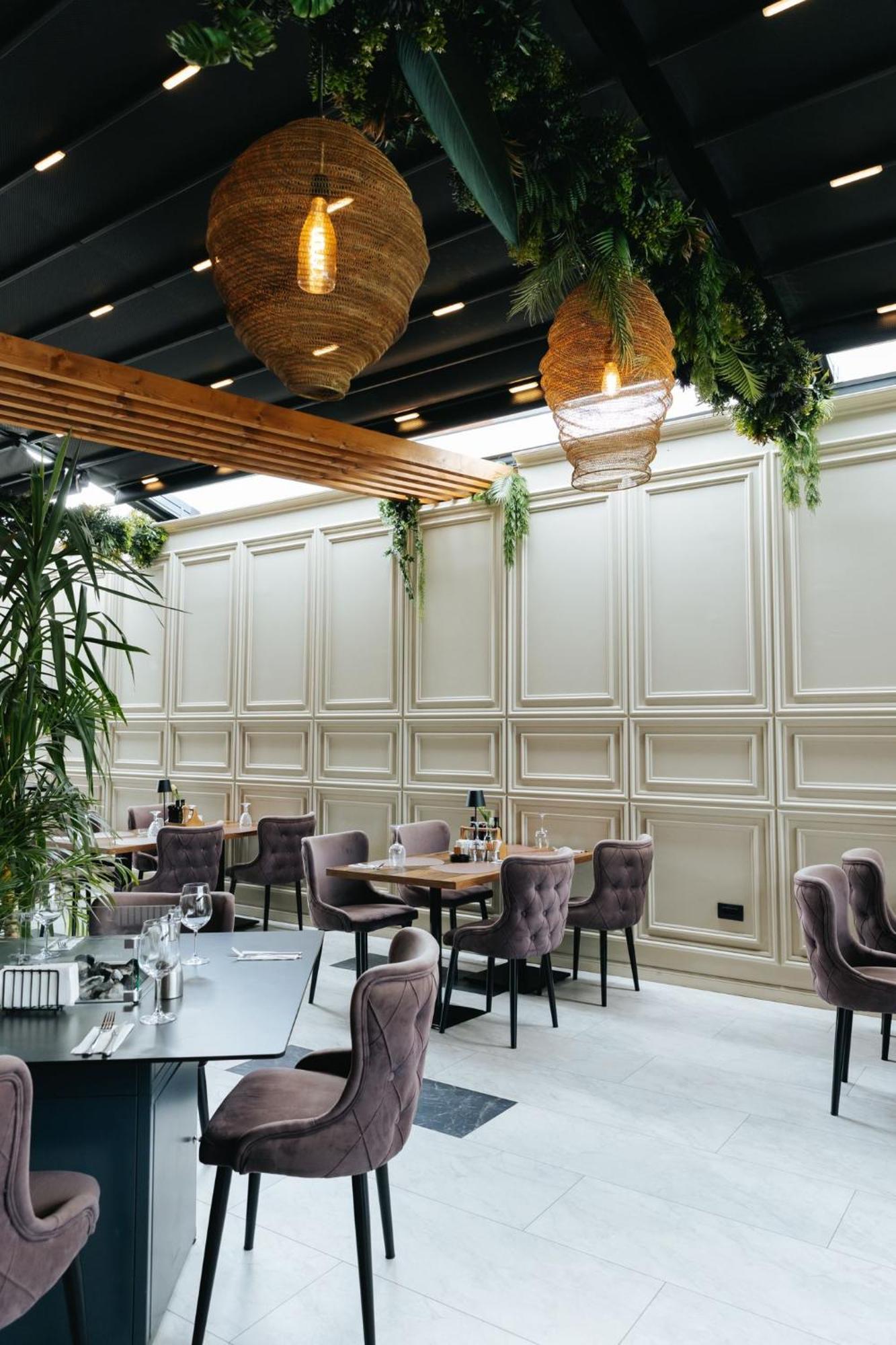 Hotel Goya Boutique Târgu Jiu Buitenkant foto